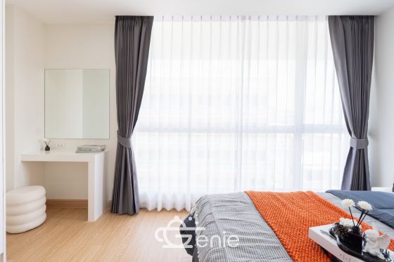 Walking distance to the mall and MRT Srinakarin || ✨Spacious 40 sq.m. room || 💵 Affordable monthly payments of only 7,xxx THB!!! || 🚝 Walking distance to MRT Suan Luang Rama IX Station || 🛍️ 500 m to Seacon Square || Fully furnished and ready to move in.  Owner selling directly. Only one room available. Interested? Message me now! 😊 Elements Srinakarin Project📍 https://share.google/78QLiHEHAcfrMF0B2  This room is decorated in a Modern Luxury style, featuring a striking white and black color scheme with black lines, adding dimension and a luxurious feel. The furniture features a simple yet detailed design, complemented by warm white lighting that creates a cozy and inviting atmosphere, reminiscent of a premium hotel.  ✅ Room Details • Spacious 39.6 square meters of living space 🤯 • 1 Bedroom • 1 Bathroom • Separate open kitchen • 7th Floor, Building B4, Building 3 • Fully furnished; move-in ready!  >>> Price: Only 2.29 Million Baht <<<  🔸Amenities🔸 🌊 Swimming Pool 💪🏻 Fitness Center 📕 Multipurpose Room 🌳 Relaxation Garden 🔒 Key Card Access System, 24-hour CCTV 👮🏻‍♂️ CCTV & 24-hour Security Guard 🚘 Parking  🔸Nearby Landmarks🔸 Transportation • MRT Suan Luang Rama IX Station • MRT Srinakarin 38 Station  Shopping Centers • Seacon Square • Lotus Express • 7-11 • Srinakarin Train Night Market Nearby Amenities: • Makro Srinakarin • Paradise Place • Central Plaza Bangna • Little Walk Bangna • The Bangkok Mall • Mega Bangna Educational Institutions: • Dusit Thani College • Triam Udom Suksa Pattanakarn School • Kasem Bundit University • Montessori International School Bangkok • Stamford University • Assumption University • Wells International School • Berkeley International School Medical Centers: • Thai Nakarin Hospital • Sikarin Hospital • Vibharam Hospital • Samitivej Srinakarin Hospital  Interested in loan application consultation? Press 1️⃣ Interested in viewing a room? Press 2️⃣ Inquiring about booking? Press 3️⃣ Interested? Send a message via Inbox! or Line: @genie-property.com ## Hotline 📱 082-549-6669, 095-495-5463, 093-232-9888 ##  #UsedCondo #NewlyRenovatedCondo #genieproperty #UsedCondoNearMRT #Condo #Renovated #AffordableCondo #CondoNearBTS #FullyFurnishedCondo #LowInstallments #CheaperThanRent #OwnerSelling #Srinakarin #SeaconSquare #SuanLuangRama9 #MRT #SrinakarinCondo #UsedCondoForSale