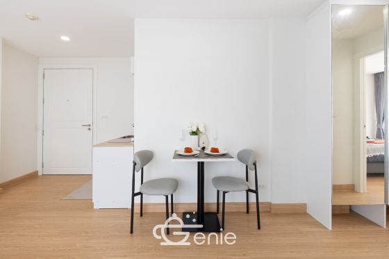 Walking distance to the mall and MRT Srinakarin || ✨Spacious 40 sq.m. room || 💵 Affordable monthly payments of only 7,xxx THB!!! || 🚝 Walking distance to MRT Suan Luang Rama IX Station || 🛍️ 500 m to Seacon Square || Fully furnished and ready to move in.  Owner selling directly. Only one room available. Interested? Message me now! 😊 Elements Srinakarin Project📍 https://share.google/78QLiHEHAcfrMF0B2  This room is decorated in a Modern Luxury style, featuring a striking white and black color scheme with black lines, adding dimension and a luxurious feel. The furniture features a simple yet detailed design, complemented by warm white lighting that creates a cozy and inviting atmosphere, reminiscent of a premium hotel.  ✅ Room Details • Spacious 39.6 square meters of living space 🤯 • 1 Bedroom • 1 Bathroom • Separate open kitchen • 7th Floor, Building B4, Building 3 • Fully furnished; move-in ready!  >>> Price: Only 2.29 Million Baht <<<  🔸Amenities🔸 🌊 Swimming Pool 💪🏻 Fitness Center 📕 Multipurpose Room 🌳 Relaxation Garden 🔒 Key Card Access System, 24-hour CCTV 👮🏻‍♂️ CCTV & 24-hour Security Guard 🚘 Parking  🔸Nearby Landmarks🔸 Transportation • MRT Suan Luang Rama IX Station • MRT Srinakarin 38 Station  Shopping Centers • Seacon Square • Lotus Express • 7-11 • Srinakarin Train Night Market Nearby Amenities: • Makro Srinakarin • Paradise Place • Central Plaza Bangna • Little Walk Bangna • The Bangkok Mall • Mega Bangna Educational Institutions: • Dusit Thani College • Triam Udom Suksa Pattanakarn School • Kasem Bundit University • Montessori International School Bangkok • Stamford University • Assumption University • Wells International School • Berkeley International School Medical Centers: • Thai Nakarin Hospital • Sikarin Hospital • Vibharam Hospital • Samitivej Srinakarin Hospital  Interested in loan application consultation? Press 1️⃣ Interested in viewing a room? Press 2️⃣ Inquiring about booking? Press 3️⃣ Interested? Send a message via Inbox! or Line: @genie-property.com ## Hotline 📱 082-549-6669, 095-495-5463, 093-232-9888 ##  #UsedCondo #NewlyRenovatedCondo #genieproperty #UsedCondoNearMRT #Condo #Renovated #AffordableCondo #CondoNearBTS #FullyFurnishedCondo #LowInstallments #CheaperThanRent #OwnerSelling #Srinakarin #SeaconSquare #SuanLuangRama9 #MRT #SrinakarinCondo #UsedCondoForSale