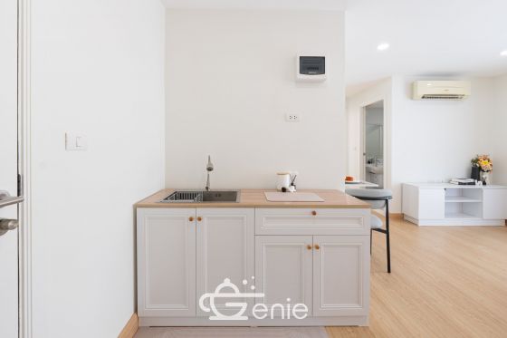 Walking distance to the mall and MRT Srinakarin || ✨Spacious 40 sq.m. room || 💵 Affordable monthly payments of only 7,xxx THB!!! || 🚝 Walking distance to MRT Suan Luang Rama IX Station || 🛍️ 500 m to Seacon Square || Fully furnished and ready to move in.  Owner selling directly. Only one room available. Interested? Message me now! 😊 Elements Srinakarin Project📍 https://share.google/78QLiHEHAcfrMF0B2  This room is decorated in a Modern Luxury style, featuring a striking white and black color scheme with black lines, adding dimension and a luxurious feel. The furniture features a simple yet detailed design, complemented by warm white lighting that creates a cozy and inviting atmosphere, reminiscent of a premium hotel.  ✅ Room Details • Spacious 39.6 square meters of living space 🤯 • 1 Bedroom • 1 Bathroom • Separate open kitchen • 7th Floor, Building B4, Building 3 • Fully furnished; move-in ready!  >>> Price: Only 2.29 Million Baht <<<  🔸Amenities🔸 🌊 Swimming Pool 💪🏻 Fitness Center 📕 Multipurpose Room 🌳 Relaxation Garden 🔒 Key Card Access System, 24-hour CCTV 👮🏻‍♂️ CCTV & 24-hour Security Guard 🚘 Parking  🔸Nearby Landmarks🔸 Transportation • MRT Suan Luang Rama IX Station • MRT Srinakarin 38 Station  Shopping Centers • Seacon Square • Lotus Express • 7-11 • Srinakarin Train Night Market Nearby Amenities: • Makro Srinakarin • Paradise Place • Central Plaza Bangna • Little Walk Bangna • The Bangkok Mall • Mega Bangna Educational Institutions: • Dusit Thani College • Triam Udom Suksa Pattanakarn School • Kasem Bundit University • Montessori International School Bangkok • Stamford University • Assumption University • Wells International School • Berkeley International School Medical Centers: • Thai Nakarin Hospital • Sikarin Hospital • Vibharam Hospital • Samitivej Srinakarin Hospital  Interested in loan application consultation? Press 1️⃣ Interested in viewing a room? Press 2️⃣ Inquiring about booking? Press 3️⃣ Interested? Send a message via Inbox! or Line: @genie-property.com ## Hotline 📱 082-549-6669, 095-495-5463, 093-232-9888 ##  #UsedCondo #NewlyRenovatedCondo #genieproperty #UsedCondoNearMRT #Condo #Renovated #AffordableCondo #CondoNearBTS #FullyFurnishedCondo #LowInstallments #CheaperThanRent #OwnerSelling #Srinakarin #SeaconSquare #SuanLuangRama9 #MRT #SrinakarinCondo #UsedCondoForSale