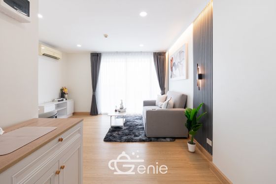Walking distance to the mall and MRT Srinakarin || ✨Spacious 40 sq.m. room || 💵 Affordable monthly payments of only 7,xxx THB!!! || 🚝 Walking distance to MRT Suan Luang Rama IX Station || 🛍️ 500 m to Seacon Square || Fully furnished and ready to move in.  Owner selling directly. Only one room available. Interested? Message me now! 😊 Elements Srinakarin Project📍 https://share.google/78QLiHEHAcfrMF0B2  This room is decorated in a Modern Luxury style, featuring a striking white and black color scheme with black lines, adding dimension and a luxurious feel. The furniture features a simple yet detailed design, complemented by warm white lighting that creates a cozy and inviting atmosphere, reminiscent of a premium hotel.  ✅ Room Details • Spacious 39.6 square meters of living space 🤯 • 1 Bedroom • 1 Bathroom • Separate open kitchen • 7th Floor, Building B4, Building 3 • Fully furnished; move-in ready!  >>> Price: Only 2.29 Million Baht <<<  🔸Amenities🔸 🌊 Swimming Pool 💪🏻 Fitness Center 📕 Multipurpose Room 🌳 Relaxation Garden 🔒 Key Card Access System, 24-hour CCTV 👮🏻‍♂️ CCTV & 24-hour Security Guard 🚘 Parking  🔸Nearby Landmarks🔸 Transportation • MRT Suan Luang Rama IX Station • MRT Srinakarin 38 Station  Shopping Centers • Seacon Square • Lotus Express • 7-11 • Srinakarin Train Night Market Nearby Amenities: • Makro Srinakarin • Paradise Place • Central Plaza Bangna • Little Walk Bangna • The Bangkok Mall • Mega Bangna Educational Institutions: • Dusit Thani College • Triam Udom Suksa Pattanakarn School • Kasem Bundit University • Montessori International School Bangkok • Stamford University • Assumption University • Wells International School • Berkeley International School Medical Centers: • Thai Nakarin Hospital • Sikarin Hospital • Vibharam Hospital • Samitivej Srinakarin Hospital  Interested in loan application consultation? Press 1️⃣ Interested in viewing a room? Press 2️⃣ Inquiring about booking? Press 3️⃣ Interested? Send a message via Inbox! or Line: @genie-property.com ## Hotline 📱 082-549-6669, 095-495-5463, 093-232-9888 ##  #UsedCondo #NewlyRenovatedCondo #genieproperty #UsedCondoNearMRT #Condo #Renovated #AffordableCondo #CondoNearBTS #FullyFurnishedCondo #LowInstallments #CheaperThanRent #OwnerSelling #Srinakarin #SeaconSquare #SuanLuangRama9 #MRT #SrinakarinCondo #UsedCondoForSale