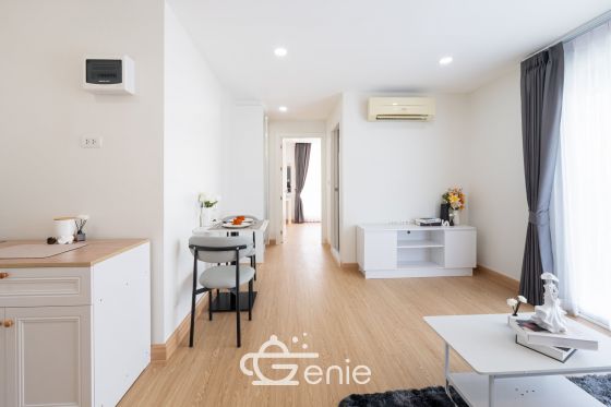 Walking distance to the mall and MRT Srinakarin || ✨Spacious 40 sq.m. room || 💵 Affordable monthly payments of only 7,xxx THB!!! || 🚝 Walking distance to MRT Suan Luang Rama IX Station || 🛍️ 500 m to Seacon Square || Fully furnished and ready to move in.  Owner selling directly. Only one room available. Interested? Message me now! 😊 Elements Srinakarin Project📍 https://share.google/78QLiHEHAcfrMF0B2  This room is decorated in a Modern Luxury style, featuring a striking white and black color scheme with black lines, adding dimension and a luxurious feel. The furniture features a simple yet detailed design, complemented by warm white lighting that creates a cozy and inviting atmosphere, reminiscent of a premium hotel.  ✅ Room Details • Spacious 39.6 square meters of living space 🤯 • 1 Bedroom • 1 Bathroom • Separate open kitchen • 7th Floor, Building B4, Building 3 • Fully furnished; move-in ready!  >>> Price: Only 2.29 Million Baht <<<  🔸Amenities🔸 🌊 Swimming Pool 💪🏻 Fitness Center 📕 Multipurpose Room 🌳 Relaxation Garden 🔒 Key Card Access System, 24-hour CCTV 👮🏻‍♂️ CCTV & 24-hour Security Guard 🚘 Parking  🔸Nearby Landmarks🔸 Transportation • MRT Suan Luang Rama IX Station • MRT Srinakarin 38 Station  Shopping Centers • Seacon Square • Lotus Express • 7-11 • Srinakarin Train Night Market Nearby Amenities: • Makro Srinakarin • Paradise Place • Central Plaza Bangna • Little Walk Bangna • The Bangkok Mall • Mega Bangna Educational Institutions: • Dusit Thani College • Triam Udom Suksa Pattanakarn School • Kasem Bundit University • Montessori International School Bangkok • Stamford University • Assumption University • Wells International School • Berkeley International School Medical Centers: • Thai Nakarin Hospital • Sikarin Hospital • Vibharam Hospital • Samitivej Srinakarin Hospital  Interested in loan application consultation? Press 1️⃣ Interested in viewing a room? Press 2️⃣ Inquiring about booking? Press 3️⃣ Interested? Send a message via Inbox! or Line: @genie-property.com ## Hotline 📱 082-549-6669, 095-495-5463, 093-232-9888 ##  #UsedCondo #NewlyRenovatedCondo #genieproperty #UsedCondoNearMRT #Condo #Renovated #AffordableCondo #CondoNearBTS #FullyFurnishedCondo #LowInstallments #CheaperThanRent #OwnerSelling #Srinakarin #SeaconSquare #SuanLuangRama9 #MRT #SrinakarinCondo #UsedCondoForSale