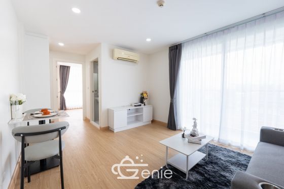 Walking distance to the mall and MRT Srinakarin || ✨Spacious 40 sq.m. room || 💵 Affordable monthly payments of only 7,xxx THB!!! || 🚝 Walking distance to MRT Suan Luang Rama IX Station || 🛍️ 500 m to Seacon Square || Fully furnished and ready to move in.  Owner selling directly. Only one room available. Interested? Message me now! 😊 Elements Srinakarin Project📍 https://share.google/78QLiHEHAcfrMF0B2  This room is decorated in a Modern Luxury style, featuring a striking white and black color scheme with black lines, adding dimension and a luxurious feel. The furniture features a simple yet detailed design, complemented by warm white lighting that creates a cozy and inviting atmosphere, reminiscent of a premium hotel.  ✅ Room Details • Spacious 39.6 square meters of living space 🤯 • 1 Bedroom • 1 Bathroom • Separate open kitchen • 7th Floor, Building B4, Building 3 • Fully furnished; move-in ready!  >>> Price: Only 2.29 Million Baht <<<  🔸Amenities🔸 🌊 Swimming Pool 💪🏻 Fitness Center 📕 Multipurpose Room 🌳 Relaxation Garden 🔒 Key Card Access System, 24-hour CCTV 👮🏻‍♂️ CCTV & 24-hour Security Guard 🚘 Parking  🔸Nearby Landmarks🔸 Transportation • MRT Suan Luang Rama IX Station • MRT Srinakarin 38 Station  Shopping Centers • Seacon Square • Lotus Express • 7-11 • Srinakarin Train Night Market Nearby Amenities: • Makro Srinakarin • Paradise Place • Central Plaza Bangna • Little Walk Bangna • The Bangkok Mall • Mega Bangna Educational Institutions: • Dusit Thani College • Triam Udom Suksa Pattanakarn School • Kasem Bundit University • Montessori International School Bangkok • Stamford University • Assumption University • Wells International School • Berkeley International School Medical Centers: • Thai Nakarin Hospital • Sikarin Hospital • Vibharam Hospital • Samitivej Srinakarin Hospital  Interested in loan application consultation? Press 1️⃣ Interested in viewing a room? Press 2️⃣ Inquiring about booking? Press 3️⃣ Interested? Send a message via Inbox! or Line: @genie-property.com ## Hotline 📱 082-549-6669, 095-495-5463, 093-232-9888 ##  #UsedCondo #NewlyRenovatedCondo #genieproperty #UsedCondoNearMRT #Condo #Renovated #AffordableCondo #CondoNearBTS #FullyFurnishedCondo #LowInstallments #CheaperThanRent #OwnerSelling #Srinakarin #SeaconSquare #SuanLuangRama9 #MRT #SrinakarinCondo #UsedCondoForSale