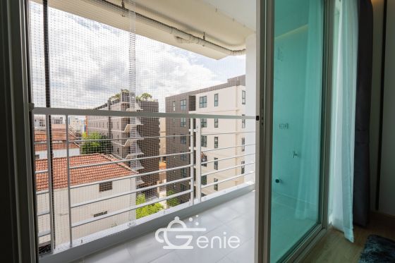 Walking distance to the mall and MRT Srinakarin || ✨Spacious 40 sq.m. room || 💵 Affordable monthly payments of only 7,xxx THB!!! || 🚝 Walking distance to MRT Suan Luang Rama IX Station || 🛍️ 500 m to Seacon Square || Fully furnished and ready to move in.  Owner selling directly. Only one room available. Interested? Message me now! 😊 Elements Srinakarin Project📍 https://share.google/78QLiHEHAcfrMF0B2  This room is decorated in a Modern Luxury style, featuring a striking white and black color scheme with black lines, adding dimension and a luxurious feel. The furniture features a simple yet detailed design, complemented by warm white lighting that creates a cozy and inviting atmosphere, reminiscent of a premium hotel.  ✅ Room Details • Spacious 39.6 square meters of living space 🤯 • 1 Bedroom • 1 Bathroom • Separate open kitchen • 7th Floor, Building B4, Building 3 • Fully furnished; move-in ready!  >>> Price: Only 2.29 Million Baht <<<  🔸Amenities🔸 🌊 Swimming Pool 💪🏻 Fitness Center 📕 Multipurpose Room 🌳 Relaxation Garden 🔒 Key Card Access System, 24-hour CCTV 👮🏻‍♂️ CCTV & 24-hour Security Guard 🚘 Parking  🔸Nearby Landmarks🔸 Transportation • MRT Suan Luang Rama IX Station • MRT Srinakarin 38 Station  Shopping Centers • Seacon Square • Lotus Express • 7-11 • Srinakarin Train Night Market Nearby Amenities: • Makro Srinakarin • Paradise Place • Central Plaza Bangna • Little Walk Bangna • The Bangkok Mall • Mega Bangna Educational Institutions: • Dusit Thani College • Triam Udom Suksa Pattanakarn School • Kasem Bundit University • Montessori International School Bangkok • Stamford University • Assumption University • Wells International School • Berkeley International School Medical Centers: • Thai Nakarin Hospital • Sikarin Hospital • Vibharam Hospital • Samitivej Srinakarin Hospital  Interested in loan application consultation? Press 1️⃣ Interested in viewing a room? Press 2️⃣ Inquiring about booking? Press 3️⃣ Interested? Send a message via Inbox! or Line: @genie-property.com ## Hotline 📱 082-549-6669, 095-495-5463, 093-232-9888 ##  #UsedCondo #NewlyRenovatedCondo #genieproperty #UsedCondoNearMRT #Condo #Renovated #AffordableCondo #CondoNearBTS #FullyFurnishedCondo #LowInstallments #CheaperThanRent #OwnerSelling #Srinakarin #SeaconSquare #SuanLuangRama9 #MRT #SrinakarinCondo #UsedCondoForSale