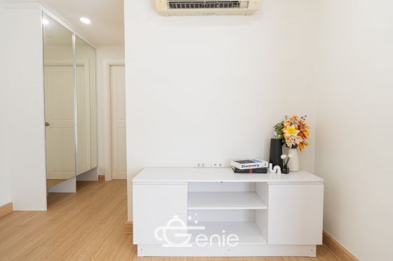 Walking distance to the mall and MRT Srinakarin || ✨Spacious 40 sq.m. room || 💵 Affordable monthly payments of only 7,xxx THB!!! || 🚝 Walking distance to MRT Suan Luang Rama IX Station || 🛍️ 500 m to Seacon Square || Fully furnished and ready to move in.  Owner selling directly. Only one room available. Interested? Message me now! 😊 Elements Srinakarin Project📍 https://share.google/78QLiHEHAcfrMF0B2  This room is decorated in a Modern Luxury style, featuring a striking white and black color scheme with black lines, adding dimension and a luxurious feel. The furniture features a simple yet detailed design, complemented by warm white lighting that creates a cozy and inviting atmosphere, reminiscent of a premium hotel.  ✅ Room Details • Spacious 39.6 square meters of living space 🤯 • 1 Bedroom • 1 Bathroom • Separate open kitchen • 7th Floor, Building B4, Building 3 • Fully furnished; move-in ready!  >>> Price: Only 2.29 Million Baht <<<  🔸Amenities🔸 🌊 Swimming Pool 💪🏻 Fitness Center 📕 Multipurpose Room 🌳 Relaxation Garden 🔒 Key Card Access System, 24-hour CCTV 👮🏻‍♂️ CCTV & 24-hour Security Guard 🚘 Parking  🔸Nearby Landmarks🔸 Transportation • MRT Suan Luang Rama IX Station • MRT Srinakarin 38 Station  Shopping Centers • Seacon Square • Lotus Express • 7-11 • Srinakarin Train Night Market Nearby Amenities: • Makro Srinakarin • Paradise Place • Central Plaza Bangna • Little Walk Bangna • The Bangkok Mall • Mega Bangna Educational Institutions: • Dusit Thani College • Triam Udom Suksa Pattanakarn School • Kasem Bundit University • Montessori International School Bangkok • Stamford University • Assumption University • Wells International School • Berkeley International School Medical Centers: • Thai Nakarin Hospital • Sikarin Hospital • Vibharam Hospital • Samitivej Srinakarin Hospital  Interested in loan application consultation? Press 1️⃣ Interested in viewing a room? Press 2️⃣ Inquiring about booking? Press 3️⃣ Interested? Send a message via Inbox! or Line: @genie-property.com ## Hotline 📱 082-549-6669, 095-495-5463, 093-232-9888 ##  #UsedCondo #NewlyRenovatedCondo #genieproperty #UsedCondoNearMRT #Condo #Renovated #AffordableCondo #CondoNearBTS #FullyFurnishedCondo #LowInstallments #CheaperThanRent #OwnerSelling #Srinakarin #SeaconSquare #SuanLuangRama9 #MRT #SrinakarinCondo #UsedCondoForSale