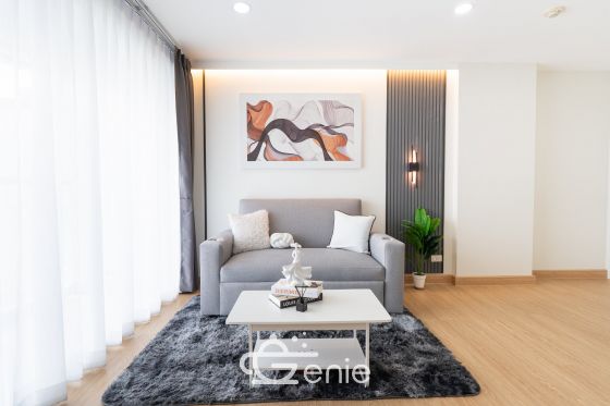 Walking distance to the mall and MRT Srinakarin || ✨Spacious 40 sq.m. room || 💵 Affordable monthly payments of only 7,xxx THB!!! || 🚝 Walking distance to MRT Suan Luang Rama IX Station || 🛍️ 500 m to Seacon Square || Fully furnished and ready to move in.  Owner selling directly. Only one room available. Interested? Message me now! 😊 Elements Srinakarin Project📍 https://share.google/78QLiHEHAcfrMF0B2  This room is decorated in a Modern Luxury style, featuring a striking white and black color scheme with black lines, adding dimension and a luxurious feel. The furniture features a simple yet detailed design, complemented by warm white lighting that creates a cozy and inviting atmosphere, reminiscent of a premium hotel.  ✅ Room Details • Spacious 39.6 square meters of living space 🤯 • 1 Bedroom • 1 Bathroom • Separate open kitchen • 7th Floor, Building B4, Building 3 • Fully furnished; move-in ready!  >>> Price: Only 2.29 Million Baht <<<  🔸Amenities🔸 🌊 Swimming Pool 💪🏻 Fitness Center 📕 Multipurpose Room 🌳 Relaxation Garden 🔒 Key Card Access System, 24-hour CCTV 👮🏻‍♂️ CCTV & 24-hour Security Guard 🚘 Parking  🔸Nearby Landmarks🔸 Transportation • MRT Suan Luang Rama IX Station • MRT Srinakarin 38 Station  Shopping Centers • Seacon Square • Lotus Express • 7-11 • Srinakarin Train Night Market Nearby Amenities: • Makro Srinakarin • Paradise Place • Central Plaza Bangna • Little Walk Bangna • The Bangkok Mall • Mega Bangna Educational Institutions: • Dusit Thani College • Triam Udom Suksa Pattanakarn School • Kasem Bundit University • Montessori International School Bangkok • Stamford University • Assumption University • Wells International School • Berkeley International School Medical Centers: • Thai Nakarin Hospital • Sikarin Hospital • Vibharam Hospital • Samitivej Srinakarin Hospital  Interested in loan application consultation? Press 1️⃣ Interested in viewing a room? Press 2️⃣ Inquiring about booking? Press 3️⃣ Interested? Send a message via Inbox! or Line: @genie-property.com ## Hotline 📱 082-549-6669, 095-495-5463, 093-232-9888 ##  #UsedCondo #NewlyRenovatedCondo #genieproperty #UsedCondoNearMRT #Condo #Renovated #AffordableCondo #CondoNearBTS #FullyFurnishedCondo #LowInstallments #CheaperThanRent #OwnerSelling #Srinakarin #SeaconSquare #SuanLuangRama9 #MRT #SrinakarinCondo #UsedCondoForSale