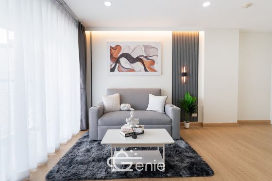 Walking distance to the mall and MRT Srinakarin || ✨Spacious 40 sq.m. room || 💵 Affordable monthly payments of only 7,xxx THB!!! || 🚝 Walking distance to MRT Suan Luang Rama IX Station || 🛍️ 500 m to Seacon Square || Fully furnished and ready to move in.  Owner selling directly. Only one room available. Interested? Message me now! 😊 Elements Srinakarin Project📍 https://share.google/78QLiHEHAcfrMF0B2  This room is decorated in a Modern Luxury style, featuring a striking white and black color scheme with black lines, adding dimension and a luxurious feel. The furniture features a simple yet detailed design, complemented by warm white lighting that creates a cozy and inviting atmosphere, reminiscent of a premium hotel.  ✅ Room Details • Spacious 39.6 square meters of living space 🤯 • 1 Bedroom • 1 Bathroom • Separate open kitchen • 7th Floor, Building B4, Building 3 • Fully furnished; move-in ready!  >>> Price: Only 2.29 Million Baht <<<  🔸Amenities🔸 🌊 Swimming Pool 💪🏻 Fitness Center 📕 Multipurpose Room 🌳 Relaxation Garden 🔒 Key Card Access System, 24-hour CCTV 👮🏻‍♂️ CCTV & 24-hour Security Guard 🚘 Parking  🔸Nearby Landmarks🔸 Transportation • MRT Suan Luang Rama IX Station • MRT Srinakarin 38 Station  Shopping Centers • Seacon Square • Lotus Express • 7-11 • Srinakarin Train Night Market Nearby Amenities: • Makro Srinakarin • Paradise Place • Central Plaza Bangna • Little Walk Bangna • The Bangkok Mall • Mega Bangna Educational Institutions: • Dusit Thani College • Triam Udom Suksa Pattanakarn School • Kasem Bundit University • Montessori International School Bangkok • Stamford University • Assumption University • Wells International School • Berkeley International School Medical Centers: • Thai Nakarin Hospital • Sikarin Hospital • Vibharam Hospital • Samitivej Srinakarin Hospital  Interested in loan application consultation? Press 1️⃣ Interested in viewing a room? Press 2️⃣ Inquiring about booking? Press 3️⃣ Interested? Send a message via Inbox! or Line: @genie-property.com ## Hotline 📱 082-549-6669, 095-495-5463, 093-232-9888 ##  #UsedCondo #NewlyRenovatedCondo #genieproperty #UsedCondoNearMRT #Condo #Renovated #AffordableCondo #CondoNearBTS #FullyFurnishedCondo #LowInstallments #CheaperThanRent #OwnerSelling #Srinakarin #SeaconSquare #SuanLuangRama9 #MRT #SrinakarinCondo #UsedCondoForSale