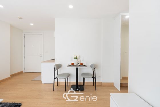 Walking distance to the mall and MRT Srinakarin || ✨Spacious 40 sq.m. room || 💵 Affordable monthly payments of only 7,xxx THB!!! || 🚝 Walking distance to MRT Suan Luang Rama IX Station || 🛍️ 500 m to Seacon Square || Fully furnished and ready to move in.  Owner selling directly. Only one room available. Interested? Message me now! 😊 Elements Srinakarin Project📍 https://share.google/78QLiHEHAcfrMF0B2  This room is decorated in a Modern Luxury style, featuring a striking white and black color scheme with black lines, adding dimension and a luxurious feel. The furniture features a simple yet detailed design, complemented by warm white lighting that creates a cozy and inviting atmosphere, reminiscent of a premium hotel.  ✅ Room Details • Spacious 39.6 square meters of living space 🤯 • 1 Bedroom • 1 Bathroom • Separate open kitchen • 7th Floor, Building B4, Building 3 • Fully furnished; move-in ready!  >>> Price: Only 2.29 Million Baht <<<  🔸Amenities🔸 🌊 Swimming Pool 💪🏻 Fitness Center 📕 Multipurpose Room 🌳 Relaxation Garden 🔒 Key Card Access System, 24-hour CCTV 👮🏻‍♂️ CCTV & 24-hour Security Guard 🚘 Parking  🔸Nearby Landmarks🔸 Transportation • MRT Suan Luang Rama IX Station • MRT Srinakarin 38 Station  Shopping Centers • Seacon Square • Lotus Express • 7-11 • Srinakarin Train Night Market Nearby Amenities: • Makro Srinakarin • Paradise Place • Central Plaza Bangna • Little Walk Bangna • The Bangkok Mall • Mega Bangna Educational Institutions: • Dusit Thani College • Triam Udom Suksa Pattanakarn School • Kasem Bundit University • Montessori International School Bangkok • Stamford University • Assumption University • Wells International School • Berkeley International School Medical Centers: • Thai Nakarin Hospital • Sikarin Hospital • Vibharam Hospital • Samitivej Srinakarin Hospital  Interested in loan application consultation? Press 1️⃣ Interested in viewing a room? Press 2️⃣ Inquiring about booking? Press 3️⃣ Interested? Send a message via Inbox! or Line: @genie-property.com ## Hotline 📱 082-549-6669, 095-495-5463, 093-232-9888 ##  #UsedCondo #NewlyRenovatedCondo #genieproperty #UsedCondoNearMRT #Condo #Renovated #AffordableCondo #CondoNearBTS #FullyFurnishedCondo #LowInstallments #CheaperThanRent #OwnerSelling #Srinakarin #SeaconSquare #SuanLuangRama9 #MRT #SrinakarinCondo #UsedCondoForSale