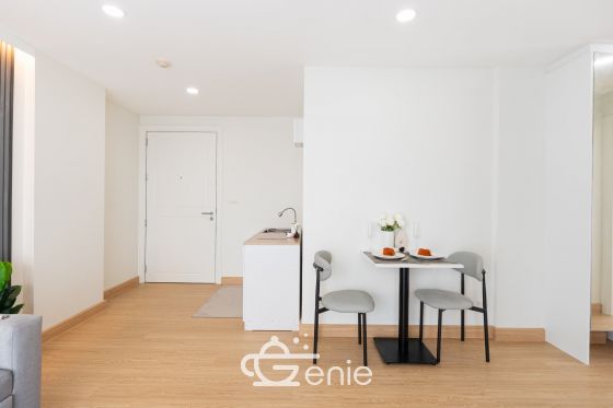 Walking distance to the mall and MRT Srinakarin || ✨Spacious 40 sq.m. room || 💵 Affordable monthly payments of only 7,xxx THB!!! || 🚝 Walking distance to MRT Suan Luang Rama IX Station || 🛍️ 500 m to Seacon Square || Fully furnished and ready to move in.  Owner selling directly. Only one room available. Interested? Message me now! 😊 Elements Srinakarin Project📍 https://share.google/78QLiHEHAcfrMF0B2  This room is decorated in a Modern Luxury style, featuring a striking white and black color scheme with black lines, adding dimension and a luxurious feel. The furniture features a simple yet detailed design, complemented by warm white lighting that creates a cozy and inviting atmosphere, reminiscent of a premium hotel.  ✅ Room Details • Spacious 39.6 square meters of living space 🤯 • 1 Bedroom • 1 Bathroom • Separate open kitchen • 7th Floor, Building B4, Building 3 • Fully furnished; move-in ready!  >>> Price: Only 2.29 Million Baht <<<  🔸Amenities🔸 🌊 Swimming Pool 💪🏻 Fitness Center 📕 Multipurpose Room 🌳 Relaxation Garden 🔒 Key Card Access System, 24-hour CCTV 👮🏻‍♂️ CCTV & 24-hour Security Guard 🚘 Parking  🔸Nearby Landmarks🔸 Transportation • MRT Suan Luang Rama IX Station • MRT Srinakarin 38 Station  Shopping Centers • Seacon Square • Lotus Express • 7-11 • Srinakarin Train Night Market Nearby Amenities: • Makro Srinakarin • Paradise Place • Central Plaza Bangna • Little Walk Bangna • The Bangkok Mall • Mega Bangna Educational Institutions: • Dusit Thani College • Triam Udom Suksa Pattanakarn School • Kasem Bundit University • Montessori International School Bangkok • Stamford University • Assumption University • Wells International School • Berkeley International School Medical Centers: • Thai Nakarin Hospital • Sikarin Hospital • Vibharam Hospital • Samitivej Srinakarin Hospital  Interested in loan application consultation? Press 1️⃣ Interested in viewing a room? Press 2️⃣ Inquiring about booking? Press 3️⃣ Interested? Send a message via Inbox! or Line: @genie-property.com ## Hotline 📱 082-549-6669, 095-495-5463, 093-232-9888 ##  #UsedCondo #NewlyRenovatedCondo #genieproperty #UsedCondoNearMRT #Condo #Renovated #AffordableCondo #CondoNearBTS #FullyFurnishedCondo #LowInstallments #CheaperThanRent #OwnerSelling #Srinakarin #SeaconSquare #SuanLuangRama9 #MRT #SrinakarinCondo #UsedCondoForSale