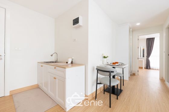 Walking distance to the mall and MRT Srinakarin || ✨Spacious 40 sq.m. room || 💵 Affordable monthly payments of only 7,xxx THB!!! || 🚝 Walking distance to MRT Suan Luang Rama IX Station || 🛍️ 500 m to Seacon Square || Fully furnished and ready to move in.  Owner selling directly. Only one room available. Interested? Message me now! 😊 Elements Srinakarin Project📍 https://share.google/78QLiHEHAcfrMF0B2  This room is decorated in a Modern Luxury style, featuring a striking white and black color scheme with black lines, adding dimension and a luxurious feel. The furniture features a simple yet detailed design, complemented by warm white lighting that creates a cozy and inviting atmosphere, reminiscent of a premium hotel.  ✅ Room Details • Spacious 39.6 square meters of living space 🤯 • 1 Bedroom • 1 Bathroom • Separate open kitchen • 7th Floor, Building B4, Building 3 • Fully furnished; move-in ready!  >>> Price: Only 2.29 Million Baht <<<  🔸Amenities🔸 🌊 Swimming Pool 💪🏻 Fitness Center 📕 Multipurpose Room 🌳 Relaxation Garden 🔒 Key Card Access System, 24-hour CCTV 👮🏻‍♂️ CCTV & 24-hour Security Guard 🚘 Parking  🔸Nearby Landmarks🔸 Transportation • MRT Suan Luang Rama IX Station • MRT Srinakarin 38 Station  Shopping Centers • Seacon Square • Lotus Express • 7-11 • Srinakarin Train Night Market Nearby Amenities: • Makro Srinakarin • Paradise Place • Central Plaza Bangna • Little Walk Bangna • The Bangkok Mall • Mega Bangna Educational Institutions: • Dusit Thani College • Triam Udom Suksa Pattanakarn School • Kasem Bundit University • Montessori International School Bangkok • Stamford University • Assumption University • Wells International School • Berkeley International School Medical Centers: • Thai Nakarin Hospital • Sikarin Hospital • Vibharam Hospital • Samitivej Srinakarin Hospital  Interested in loan application consultation? Press 1️⃣ Interested in viewing a room? Press 2️⃣ Inquiring about booking? Press 3️⃣ Interested? Send a message via Inbox! or Line: @genie-property.com ## Hotline 📱 082-549-6669, 095-495-5463, 093-232-9888 ##  #UsedCondo #NewlyRenovatedCondo #genieproperty #UsedCondoNearMRT #Condo #Renovated #AffordableCondo #CondoNearBTS #FullyFurnishedCondo #LowInstallments #CheaperThanRent #OwnerSelling #Srinakarin #SeaconSquare #SuanLuangRama9 #MRT #SrinakarinCondo #UsedCondoForSale