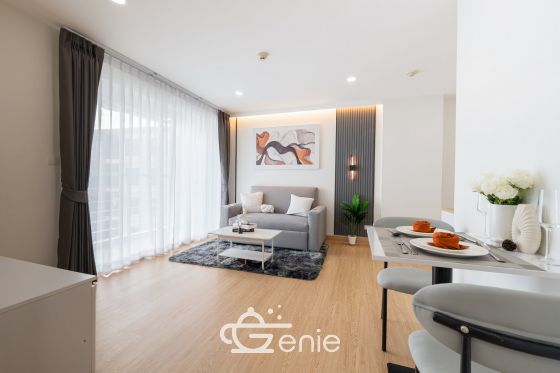 Walking distance to the mall and MRT Srinakarin || ✨Spacious 40 sq.m. room || 💵 Affordable monthly payments of only 7,xxx THB!!! || 🚝 Walking distance to MRT Suan Luang Rama IX Station || 🛍️ 500 m to Seacon Square || Fully furnished and ready to move in.  Owner selling directly. Only one room available. Interested? Message me now! 😊 Elements Srinakarin Project📍 https://share.google/78QLiHEHAcfrMF0B2  This room is decorated in a Modern Luxury style, featuring a striking white and black color scheme with black lines, adding dimension and a luxurious feel. The furniture features a simple yet detailed design, complemented by warm white lighting that creates a cozy and inviting atmosphere, reminiscent of a premium hotel.  ✅ Room Details • Spacious 39.6 square meters of living space 🤯 • 1 Bedroom • 1 Bathroom • Separate open kitchen • 7th Floor, Building B4, Building 3 • Fully furnished; move-in ready!  >>> Price: Only 2.29 Million Baht <<<  🔸Amenities🔸 🌊 Swimming Pool 💪🏻 Fitness Center 📕 Multipurpose Room 🌳 Relaxation Garden 🔒 Key Card Access System, 24-hour CCTV 👮🏻‍♂️ CCTV & 24-hour Security Guard 🚘 Parking  🔸Nearby Landmarks🔸 Transportation • MRT Suan Luang Rama IX Station • MRT Srinakarin 38 Station  Shopping Centers • Seacon Square • Lotus Express • 7-11 • Srinakarin Train Night Market Nearby Amenities: • Makro Srinakarin • Paradise Place • Central Plaza Bangna • Little Walk Bangna • The Bangkok Mall • Mega Bangna Educational Institutions: • Dusit Thani College • Triam Udom Suksa Pattanakarn School • Kasem Bundit University • Montessori International School Bangkok • Stamford University • Assumption University • Wells International School • Berkeley International School Medical Centers: • Thai Nakarin Hospital • Sikarin Hospital • Vibharam Hospital • Samitivej Srinakarin Hospital  Interested in loan application consultation? Press 1️⃣ Interested in viewing a room? Press 2️⃣ Inquiring about booking? Press 3️⃣ Interested? Send a message via Inbox! or Line: @genie-property.com ## Hotline 📱 082-549-6669, 095-495-5463, 093-232-9888 ##  #UsedCondo #NewlyRenovatedCondo #genieproperty #UsedCondoNearMRT #Condo #Renovated #AffordableCondo #CondoNearBTS #FullyFurnishedCondo #LowInstallments #CheaperThanRent #OwnerSelling #Srinakarin #SeaconSquare #SuanLuangRama9 #MRT #SrinakarinCondo #UsedCondoForSale