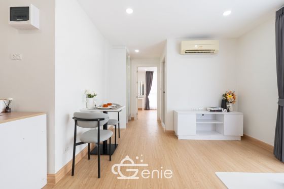 Walking distance to the mall and MRT Srinakarin || ✨Spacious 40 sq.m. room || 💵 Affordable monthly payments of only 7,xxx THB!!! || 🚝 Walking distance to MRT Suan Luang Rama IX Station || 🛍️ 500 m to Seacon Square || Fully furnished and ready to move in.  Owner selling directly. Only one room available. Interested? Message me now! 😊 Elements Srinakarin Project📍 https://share.google/78QLiHEHAcfrMF0B2  This room is decorated in a Modern Luxury style, featuring a striking white and black color scheme with black lines, adding dimension and a luxurious feel. The furniture features a simple yet detailed design, complemented by warm white lighting that creates a cozy and inviting atmosphere, reminiscent of a premium hotel.  ✅ Room Details • Spacious 39.6 square meters of living space 🤯 • 1 Bedroom • 1 Bathroom • Separate open kitchen • 7th Floor, Building B4, Building 3 • Fully furnished; move-in ready!  >>> Price: Only 2.29 Million Baht <<<  🔸Amenities🔸 🌊 Swimming Pool 💪🏻 Fitness Center 📕 Multipurpose Room 🌳 Relaxation Garden 🔒 Key Card Access System, 24-hour CCTV 👮🏻‍♂️ CCTV & 24-hour Security Guard 🚘 Parking  🔸Nearby Landmarks🔸 Transportation • MRT Suan Luang Rama IX Station • MRT Srinakarin 38 Station  Shopping Centers • Seacon Square • Lotus Express • 7-11 • Srinakarin Train Night Market Nearby Amenities: • Makro Srinakarin • Paradise Place • Central Plaza Bangna • Little Walk Bangna • The Bangkok Mall • Mega Bangna Educational Institutions: • Dusit Thani College • Triam Udom Suksa Pattanakarn School • Kasem Bundit University • Montessori International School Bangkok • Stamford University • Assumption University • Wells International School • Berkeley International School Medical Centers: • Thai Nakarin Hospital • Sikarin Hospital • Vibharam Hospital • Samitivej Srinakarin Hospital  Interested in loan application consultation? Press 1️⃣ Interested in viewing a room? Press 2️⃣ Inquiring about booking? Press 3️⃣ Interested? Send a message via Inbox! or Line: @genie-property.com ## Hotline 📱 082-549-6669, 095-495-5463, 093-232-9888 ##  #UsedCondo #NewlyRenovatedCondo #genieproperty #UsedCondoNearMRT #Condo #Renovated #AffordableCondo #CondoNearBTS #FullyFurnishedCondo #LowInstallments #CheaperThanRent #OwnerSelling #Srinakarin #SeaconSquare #SuanLuangRama9 #MRT #SrinakarinCondo #UsedCondoForSale