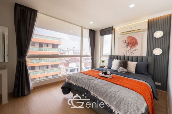 Walking distance to the mall and MRT Srinakarin || ✨Spacious 40 sq.m. room || 💵 Affordable monthly payments of only 7,xxx THB!!! || 🚝 Walking distance to MRT Suan Luang Rama IX Station || 🛍️ 500 m to Seacon Square || Fully furnished and ready to move in.  Owner selling directly. Only one room available. Interested? Message me now! 😊 Elements Srinakarin Project📍 https://share.google/78QLiHEHAcfrMF0B2  This room is decorated in a Modern Luxury style, featuring a striking white and black color scheme with black lines, adding dimension and a luxurious feel. The furniture features a simple yet detailed design, complemented by warm white lighting that creates a cozy and inviting atmosphere, reminiscent of a premium hotel.  ✅ Room Details • Spacious 39.6 square meters of living space 🤯 • 1 Bedroom • 1 Bathroom • Separate open kitchen • 7th Floor, Building B4, Building 3 • Fully furnished; move-in ready!  >>> Price: Only 2.29 Million Baht <<<  🔸Amenities🔸 🌊 Swimming Pool 💪🏻 Fitness Center 📕 Multipurpose Room 🌳 Relaxation Garden 🔒 Key Card Access System, 24-hour CCTV 👮🏻‍♂️ CCTV & 24-hour Security Guard 🚘 Parking  🔸Nearby Landmarks🔸 Transportation • MRT Suan Luang Rama IX Station • MRT Srinakarin 38 Station  Shopping Centers • Seacon Square • Lotus Express • 7-11 • Srinakarin Train Night Market Nearby Amenities: • Makro Srinakarin • Paradise Place • Central Plaza Bangna • Little Walk Bangna • The Bangkok Mall • Mega Bangna Educational Institutions: • Dusit Thani College • Triam Udom Suksa Pattanakarn School • Kasem Bundit University • Montessori International School Bangkok • Stamford University • Assumption University • Wells International School • Berkeley International School Medical Centers: • Thai Nakarin Hospital • Sikarin Hospital • Vibharam Hospital • Samitivej Srinakarin Hospital  Interested in loan application consultation? Press 1️⃣ Interested in viewing a room? Press 2️⃣ Inquiring about booking? Press 3️⃣ Interested? Send a message via Inbox! or Line: @genie-property.com ## Hotline 📱 082-549-6669, 095-495-5463, 093-232-9888 ##  #UsedCondo #NewlyRenovatedCondo #genieproperty #UsedCondoNearMRT #Condo #Renovated #AffordableCondo #CondoNearBTS #FullyFurnishedCondo #LowInstallments #CheaperThanRent #OwnerSelling #Srinakarin #SeaconSquare #SuanLuangRama9 #MRT #SrinakarinCondo #UsedCondoForSale