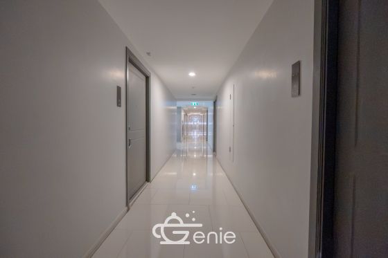 Walking distance to the mall and MRT Srinakarin || ✨Spacious 40 sq.m. room || 💵 Affordable monthly payments of only 7,xxx THB!!! || 🚝 Walking distance to MRT Suan Luang Rama IX Station || 🛍️ 500 m to Seacon Square || Fully furnished and ready to move in.  Owner selling directly. Only one room available. Interested? Message me now! 😊 Elements Srinakarin Project📍 https://share.google/78QLiHEHAcfrMF0B2  This room is decorated in a Modern Luxury style, featuring a striking white and black color scheme with black lines, adding dimension and a luxurious feel. The furniture features a simple yet detailed design, complemented by warm white lighting that creates a cozy and inviting atmosphere, reminiscent of a premium hotel.  ✅ Room Details • Spacious 39.6 square meters of living space 🤯 • 1 Bedroom • 1 Bathroom • Separate open kitchen • 7th Floor, Building B4, Building 3 • Fully furnished; move-in ready!  >>> Price: Only 2.29 Million Baht <<<  🔸Amenities🔸 🌊 Swimming Pool 💪🏻 Fitness Center 📕 Multipurpose Room 🌳 Relaxation Garden 🔒 Key Card Access System, 24-hour CCTV 👮🏻‍♂️ CCTV & 24-hour Security Guard 🚘 Parking  🔸Nearby Landmarks🔸 Transportation • MRT Suan Luang Rama IX Station • MRT Srinakarin 38 Station  Shopping Centers • Seacon Square • Lotus Express • 7-11 • Srinakarin Train Night Market Nearby Amenities: • Makro Srinakarin • Paradise Place • Central Plaza Bangna • Little Walk Bangna • The Bangkok Mall • Mega Bangna Educational Institutions: • Dusit Thani College • Triam Udom Suksa Pattanakarn School • Kasem Bundit University • Montessori International School Bangkok • Stamford University • Assumption University • Wells International School • Berkeley International School Medical Centers: • Thai Nakarin Hospital • Sikarin Hospital • Vibharam Hospital • Samitivej Srinakarin Hospital  Interested in loan application consultation? Press 1️⃣ Interested in viewing a room? Press 2️⃣ Inquiring about booking? Press 3️⃣ Interested? Send a message via Inbox! or Line: @genie-property.com ## Hotline 📱 082-549-6669, 095-495-5463, 093-232-9888 ##  #UsedCondo #NewlyRenovatedCondo #genieproperty #UsedCondoNearMRT #Condo #Renovated #AffordableCondo #CondoNearBTS #FullyFurnishedCondo #LowInstallments #CheaperThanRent #OwnerSelling #Srinakarin #SeaconSquare #SuanLuangRama9 #MRT #SrinakarinCondo #UsedCondoForSale