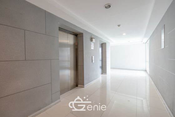Walking distance to the mall and MRT Srinakarin || ✨Spacious 40 sq.m. room || 💵 Affordable monthly payments of only 7,xxx THB!!! || 🚝 Walking distance to MRT Suan Luang Rama IX Station || 🛍️ 500 m to Seacon Square || Fully furnished and ready to move in.  Owner selling directly. Only one room available. Interested? Message me now! 😊 Elements Srinakarin Project📍 https://share.google/78QLiHEHAcfrMF0B2  This room is decorated in a Modern Luxury style, featuring a striking white and black color scheme with black lines, adding dimension and a luxurious feel. The furniture features a simple yet detailed design, complemented by warm white lighting that creates a cozy and inviting atmosphere, reminiscent of a premium hotel.  ✅ Room Details • Spacious 39.6 square meters of living space 🤯 • 1 Bedroom • 1 Bathroom • Separate open kitchen • 7th Floor, Building B4, Building 3 • Fully furnished; move-in ready!  >>> Price: Only 2.29 Million Baht <<<  🔸Amenities🔸 🌊 Swimming Pool 💪🏻 Fitness Center 📕 Multipurpose Room 🌳 Relaxation Garden 🔒 Key Card Access System, 24-hour CCTV 👮🏻‍♂️ CCTV & 24-hour Security Guard 🚘 Parking  🔸Nearby Landmarks🔸 Transportation • MRT Suan Luang Rama IX Station • MRT Srinakarin 38 Station  Shopping Centers • Seacon Square • Lotus Express • 7-11 • Srinakarin Train Night Market Nearby Amenities: • Makro Srinakarin • Paradise Place • Central Plaza Bangna • Little Walk Bangna • The Bangkok Mall • Mega Bangna Educational Institutions: • Dusit Thani College • Triam Udom Suksa Pattanakarn School • Kasem Bundit University • Montessori International School Bangkok • Stamford University • Assumption University • Wells International School • Berkeley International School Medical Centers: • Thai Nakarin Hospital • Sikarin Hospital • Vibharam Hospital • Samitivej Srinakarin Hospital  Interested in loan application consultation? Press 1️⃣ Interested in viewing a room? Press 2️⃣ Inquiring about booking? Press 3️⃣ Interested? Send a message via Inbox! or Line: @genie-property.com ## Hotline 📱 082-549-6669, 095-495-5463, 093-232-9888 ##  #UsedCondo #NewlyRenovatedCondo #genieproperty #UsedCondoNearMRT #Condo #Renovated #AffordableCondo #CondoNearBTS #FullyFurnishedCondo #LowInstallments #CheaperThanRent #OwnerSelling #Srinakarin #SeaconSquare #SuanLuangRama9 #MRT #SrinakarinCondo #UsedCondoForSale