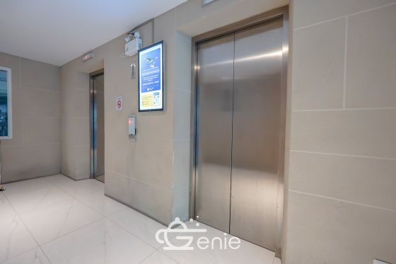 Walking distance to the mall and MRT Srinakarin || ✨Spacious 40 sq.m. room || 💵 Affordable monthly payments of only 7,xxx THB!!! || 🚝 Walking distance to MRT Suan Luang Rama IX Station || 🛍️ 500 m to Seacon Square || Fully furnished and ready to move in.  Owner selling directly. Only one room available. Interested? Message me now! 😊 Elements Srinakarin Project📍 https://share.google/78QLiHEHAcfrMF0B2  This room is decorated in a Modern Luxury style, featuring a striking white and black color scheme with black lines, adding dimension and a luxurious feel. The furniture features a simple yet detailed design, complemented by warm white lighting that creates a cozy and inviting atmosphere, reminiscent of a premium hotel.  ✅ Room Details • Spacious 39.6 square meters of living space 🤯 • 1 Bedroom • 1 Bathroom • Separate open kitchen • 7th Floor, Building B4, Building 3 • Fully furnished; move-in ready!  >>> Price: Only 2.29 Million Baht <<<  🔸Amenities🔸 🌊 Swimming Pool 💪🏻 Fitness Center 📕 Multipurpose Room 🌳 Relaxation Garden 🔒 Key Card Access System, 24-hour CCTV 👮🏻‍♂️ CCTV & 24-hour Security Guard 🚘 Parking  🔸Nearby Landmarks🔸 Transportation • MRT Suan Luang Rama IX Station • MRT Srinakarin 38 Station  Shopping Centers • Seacon Square • Lotus Express • 7-11 • Srinakarin Train Night Market Nearby Amenities: • Makro Srinakarin • Paradise Place • Central Plaza Bangna • Little Walk Bangna • The Bangkok Mall • Mega Bangna Educational Institutions: • Dusit Thani College • Triam Udom Suksa Pattanakarn School • Kasem Bundit University • Montessori International School Bangkok • Stamford University • Assumption University • Wells International School • Berkeley International School Medical Centers: • Thai Nakarin Hospital • Sikarin Hospital • Vibharam Hospital • Samitivej Srinakarin Hospital  Interested in loan application consultation? Press 1️⃣ Interested in viewing a room? Press 2️⃣ Inquiring about booking? Press 3️⃣ Interested? Send a message via Inbox! or Line: @genie-property.com ## Hotline 📱 082-549-6669, 095-495-5463, 093-232-9888 ##  #UsedCondo #NewlyRenovatedCondo #genieproperty #UsedCondoNearMRT #Condo #Renovated #AffordableCondo #CondoNearBTS #FullyFurnishedCondo #LowInstallments #CheaperThanRent #OwnerSelling #Srinakarin #SeaconSquare #SuanLuangRama9 #MRT #SrinakarinCondo #UsedCondoForSale