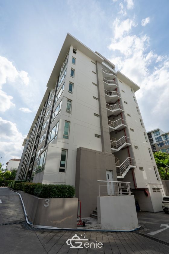Walking distance to the mall and MRT Srinakarin || ✨Spacious 40 sq.m. room || 💵 Affordable monthly payments of only 7,xxx THB!!! || 🚝 Walking distance to MRT Suan Luang Rama IX Station || 🛍️ 500 m to Seacon Square || Fully furnished and ready to move in.  Owner selling directly. Only one room available. Interested? Message me now! 😊 Elements Srinakarin Project📍 https://share.google/78QLiHEHAcfrMF0B2  This room is decorated in a Modern Luxury style, featuring a striking white and black color scheme with black lines, adding dimension and a luxurious feel. The furniture features a simple yet detailed design, complemented by warm white lighting that creates a cozy and inviting atmosphere, reminiscent of a premium hotel.  ✅ Room Details • Spacious 39.6 square meters of living space 🤯 • 1 Bedroom • 1 Bathroom • Separate open kitchen • 7th Floor, Building B4, Building 3 • Fully furnished; move-in ready!  >>> Price: Only 2.29 Million Baht <<<  🔸Amenities🔸 🌊 Swimming Pool 💪🏻 Fitness Center 📕 Multipurpose Room 🌳 Relaxation Garden 🔒 Key Card Access System, 24-hour CCTV 👮🏻‍♂️ CCTV & 24-hour Security Guard 🚘 Parking  🔸Nearby Landmarks🔸 Transportation • MRT Suan Luang Rama IX Station • MRT Srinakarin 38 Station  Shopping Centers • Seacon Square • Lotus Express • 7-11 • Srinakarin Train Night Market Nearby Amenities: • Makro Srinakarin • Paradise Place • Central Plaza Bangna • Little Walk Bangna • The Bangkok Mall • Mega Bangna Educational Institutions: • Dusit Thani College • Triam Udom Suksa Pattanakarn School • Kasem Bundit University • Montessori International School Bangkok • Stamford University • Assumption University • Wells International School • Berkeley International School Medical Centers: • Thai Nakarin Hospital • Sikarin Hospital • Vibharam Hospital • Samitivej Srinakarin Hospital  Interested in loan application consultation? Press 1️⃣ Interested in viewing a room? Press 2️⃣ Inquiring about booking? Press 3️⃣ Interested? Send a message via Inbox! or Line: @genie-property.com ## Hotline 📱 082-549-6669, 095-495-5463, 093-232-9888 ##  #UsedCondo #NewlyRenovatedCondo #genieproperty #UsedCondoNearMRT #Condo #Renovated #AffordableCondo #CondoNearBTS #FullyFurnishedCondo #LowInstallments #CheaperThanRent #OwnerSelling #Srinakarin #SeaconSquare #SuanLuangRama9 #MRT #SrinakarinCondo #UsedCondoForSale