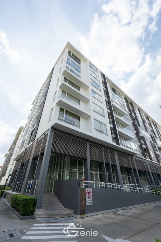 Walking distance to the mall and MRT Srinakarin || ✨Spacious 40 sq.m. room || 💵 Affordable monthly payments of only 7,xxx THB!!! || 🚝 Walking distance to MRT Suan Luang Rama IX Station || 🛍️ 500 m to Seacon Square || Fully furnished and ready to move in.  Owner selling directly. Only one room available. Interested? Message me now! 😊 Elements Srinakarin Project📍 https://share.google/78QLiHEHAcfrMF0B2  This room is decorated in a Modern Luxury style, featuring a striking white and black color scheme with black lines, adding dimension and a luxurious feel. The furniture features a simple yet detailed design, complemented by warm white lighting that creates a cozy and inviting atmosphere, reminiscent of a premium hotel.  ✅ Room Details • Spacious 39.6 square meters of living space 🤯 • 1 Bedroom • 1 Bathroom • Separate open kitchen • 7th Floor, Building B4, Building 3 • Fully furnished; move-in ready!  >>> Price: Only 2.29 Million Baht <<<  🔸Amenities🔸 🌊 Swimming Pool 💪🏻 Fitness Center 📕 Multipurpose Room 🌳 Relaxation Garden 🔒 Key Card Access System, 24-hour CCTV 👮🏻‍♂️ CCTV & 24-hour Security Guard 🚘 Parking  🔸Nearby Landmarks🔸 Transportation • MRT Suan Luang Rama IX Station • MRT Srinakarin 38 Station  Shopping Centers • Seacon Square • Lotus Express • 7-11 • Srinakarin Train Night Market Nearby Amenities: • Makro Srinakarin • Paradise Place • Central Plaza Bangna • Little Walk Bangna • The Bangkok Mall • Mega Bangna Educational Institutions: • Dusit Thani College • Triam Udom Suksa Pattanakarn School • Kasem Bundit University • Montessori International School Bangkok • Stamford University • Assumption University • Wells International School • Berkeley International School Medical Centers: • Thai Nakarin Hospital • Sikarin Hospital • Vibharam Hospital • Samitivej Srinakarin Hospital  Interested in loan application consultation? Press 1️⃣ Interested in viewing a room? Press 2️⃣ Inquiring about booking? Press 3️⃣ Interested? Send a message via Inbox! or Line: @genie-property.com ## Hotline 📱 082-549-6669, 095-495-5463, 093-232-9888 ##  #UsedCondo #NewlyRenovatedCondo #genieproperty #UsedCondoNearMRT #Condo #Renovated #AffordableCondo #CondoNearBTS #FullyFurnishedCondo #LowInstallments #CheaperThanRent #OwnerSelling #Srinakarin #SeaconSquare #SuanLuangRama9 #MRT #SrinakarinCondo #UsedCondoForSale