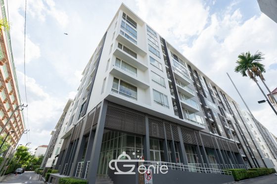 Walking distance to the mall and MRT Srinakarin || ✨Spacious 40 sq.m. room || 💵 Affordable monthly payments of only 7,xxx THB!!! || 🚝 Walking distance to MRT Suan Luang Rama IX Station || 🛍️ 500 m to Seacon Square || Fully furnished and ready to move in.  Owner selling directly. Only one room available. Interested? Message me now! 😊 Elements Srinakarin Project📍 https://share.google/78QLiHEHAcfrMF0B2  This room is decorated in a Modern Luxury style, featuring a striking white and black color scheme with black lines, adding dimension and a luxurious feel. The furniture features a simple yet detailed design, complemented by warm white lighting that creates a cozy and inviting atmosphere, reminiscent of a premium hotel.  ✅ Room Details • Spacious 39.6 square meters of living space 🤯 • 1 Bedroom • 1 Bathroom • Separate open kitchen • 7th Floor, Building B4, Building 3 • Fully furnished; move-in ready!  >>> Price: Only 2.29 Million Baht <<<  🔸Amenities🔸 🌊 Swimming Pool 💪🏻 Fitness Center 📕 Multipurpose Room 🌳 Relaxation Garden 🔒 Key Card Access System, 24-hour CCTV 👮🏻‍♂️ CCTV & 24-hour Security Guard 🚘 Parking  🔸Nearby Landmarks🔸 Transportation • MRT Suan Luang Rama IX Station • MRT Srinakarin 38 Station  Shopping Centers • Seacon Square • Lotus Express • 7-11 • Srinakarin Train Night Market Nearby Amenities: • Makro Srinakarin • Paradise Place • Central Plaza Bangna • Little Walk Bangna • The Bangkok Mall • Mega Bangna Educational Institutions: • Dusit Thani College • Triam Udom Suksa Pattanakarn School • Kasem Bundit University • Montessori International School Bangkok • Stamford University • Assumption University • Wells International School • Berkeley International School Medical Centers: • Thai Nakarin Hospital • Sikarin Hospital • Vibharam Hospital • Samitivej Srinakarin Hospital  Interested in loan application consultation? Press 1️⃣ Interested in viewing a room? Press 2️⃣ Inquiring about booking? Press 3️⃣ Interested? Send a message via Inbox! or Line: @genie-property.com ## Hotline 📱 082-549-6669, 095-495-5463, 093-232-9888 ##  #UsedCondo #NewlyRenovatedCondo #genieproperty #UsedCondoNearMRT #Condo #Renovated #AffordableCondo #CondoNearBTS #FullyFurnishedCondo #LowInstallments #CheaperThanRent #OwnerSelling #Srinakarin #SeaconSquare #SuanLuangRama9 #MRT #SrinakarinCondo #UsedCondoForSale