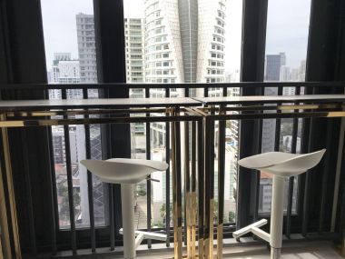 ปล่อยเช่า! ASHTON ASOKE ในราคาเพียง 36,000บาท/เดือน 1 ห้องนอน 1 ห้องน้ำ 35ตรม. ติดรถไฟฟ้า MRT สุขุมวิท และใกล้ BTS อโศก เฟอร์นิเจอร์ครบพร้อมเข้าอยู่ PROP000380