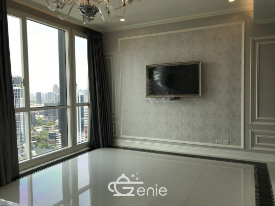 For Sale!!! Private Luxury Condominium in the heart of Thonglor