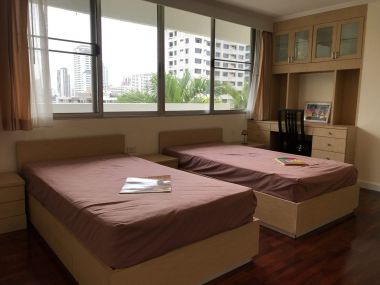 ให้เช่า! D.S. Tower 1 Sukhumvit 33 3 ห้องนอน 200 ตรม. ห้องมุม ใกล่ BTS พร้อมพงษ์ เพียง 65,000บาท/เดือน  ตกแต่งห้องใหม่ เฟอร์นิเจอร์ครบพร้อมเข้าอยู่ PROP000415