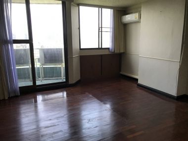For Sale! at Supalai Place Sukhumvit 39 2 Bedroom 2 Bathroom 6,500,000 THB All inclusive Fully furnished PROP000418