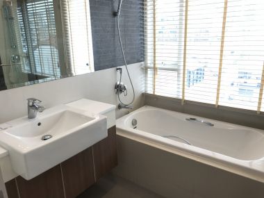 For rent at The Crest Sukhumvit 49 1 Bedroom 1 Bathroom 37,000THB/month Fully furnished PROP000430