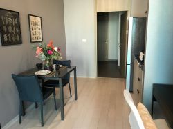 ** Hot Deal! ** For rent at Noble Ploenchit 1 Bathroom 1 Bedroom 31,000THB/month Fully furnished PROP000472