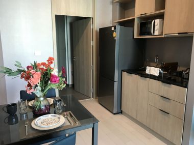 ** Hot Deal! ** For rent at Noble Ploenchit 1 Bathroom 1 Bedroom 31,000THB/month Fully furnished PROP000472