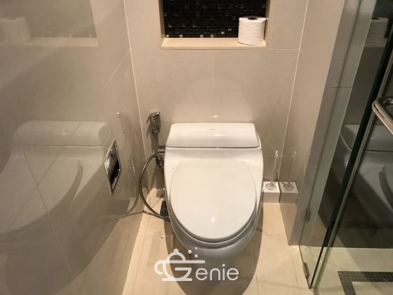 For rent/Sale at The Address Sukhumvit 28 50,000THB/month Sale 18,200,000 THB (All Inclusive) 2 Bedroom 2 Bathroom Fully furnished