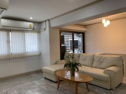 Thonglor Tower Condominium Large 3Br-2Ba, 100 sqm