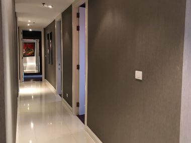 ให้เช่าคอนโดตกแต่งหรู 3 ห้องนอน 1 ห้องทำงาน ชั้นสูง แอทธินี เรสซิเดนซ์ ราคาพิเศษ