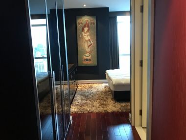 ให้เช่าคอนโดตกแต่งหรู 3 ห้องนอน 1 ห้องทำงาน ชั้นสูง แอทธินี เรสซิเดนซ์ ราคาพิเศษ