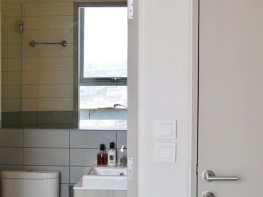 ขาย/ให้เช่า ไอดีโอ โมบิ สุขุมวิท ตึก B ห้องมุม 2 นอน 1 น้ำ ราคาถูก