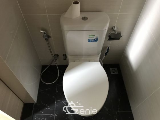 1 nice extra bed room for rent at park 24