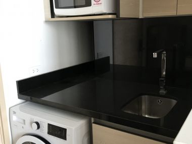 1 nice extra  bed room for rent at park 24