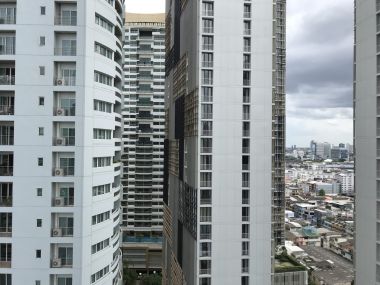 1 nice extra  bed room for rent at park 24