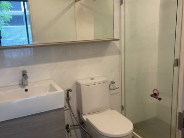 ขายขาดทุน ขาย The Room Sukhumvit 40 1 ห้องนอน ราคาถูก ใกล้ BTS เอกมัย ขนาด 43 ตร.ม. ชั้น 2 1ห้องนอน 1 ห้องนั่งเล่น ห้องครัวแยก ห้องไม่เคยปล่อยเช่า