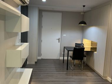 ขายขาดทุน ขาย The Room Sukhumvit 40 1 ห้องนอน ราคาถูก ใกล้ BTS เอกมัย ขนาด 43 ตร.ม. ชั้น 2 1ห้องนอน 1 ห้องนั่งเล่น ห้องครัวแยก ห้องไม่เคยปล่อยเช่า