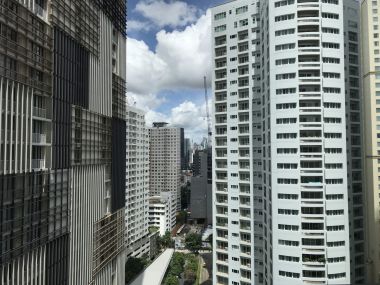 Park 24 1 bed plus 39 sqm extra bed room ready to move in now