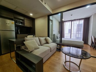 Condo for rent, Klass Langsuan, Soi Langsuan, near BTS Chidlom, Central Chidlom. Mater Dei College Fully Furnished Good price!