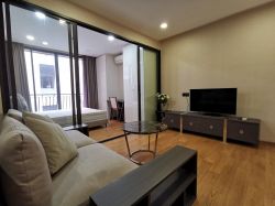 Condo for rent, Klass Langsuan, Soi Langsuan, near BTS Chidlom, Central Chidlom. Mater Dei College Fully Furnished Good price!