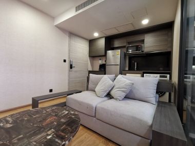 Condo for rent, Klass Langsuan, Soi Langsuan, near BTS Chidlom, Central Chidlom. Mater Dei College Fully Furnished Good price!