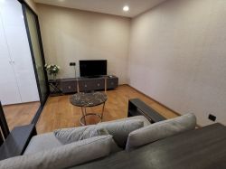 Condo for rent, Klass Langsuan, Soi Langsuan, near BTS Chidlom, Central Chidlom. Mater Dei College Fully Furnished Good price!