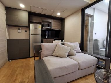 Condo for rent, Klass Langsuan, Soi Langsuan, near BTS Chidlom, Central Chidlom. Mater Dei College Fully Furnished Good price!