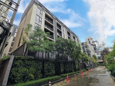 Condo for rent, Klass Langsuan, Soi Langsuan, near BTS Chidlom, Central Chidlom. Mater Dei College Fully Furnished Good price!