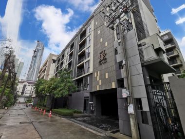 Condo for rent, Klass Langsuan, Soi Langsuan, near BTS Chidlom, Central Chidlom. Mater Dei College Fully Furnished Good price!