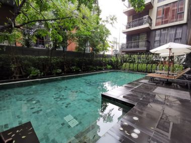 Condo for rent, Klass Langsuan, Soi Langsuan, near BTS Chidlom, Central Chidlom. Mater Dei College Fully Furnished Good price!