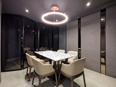 Condo for rent, Klass Langsuan, Soi Langsuan, near BTS Chidlom, Central Chidlom. Mater Dei College Fully Furnished Good price!