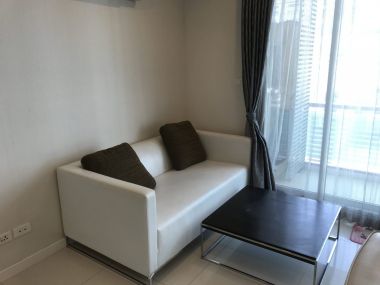 For rent at The Surawong 1 Bedroom 1 Bathroom 20,000THB/month Fully furnished